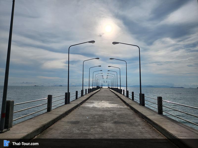 ทางเข้าสะพาน หาดโล๊ะจาก