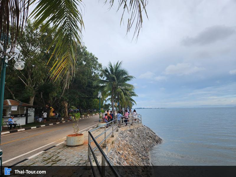 ริมทะเล แหลมโพธิ์