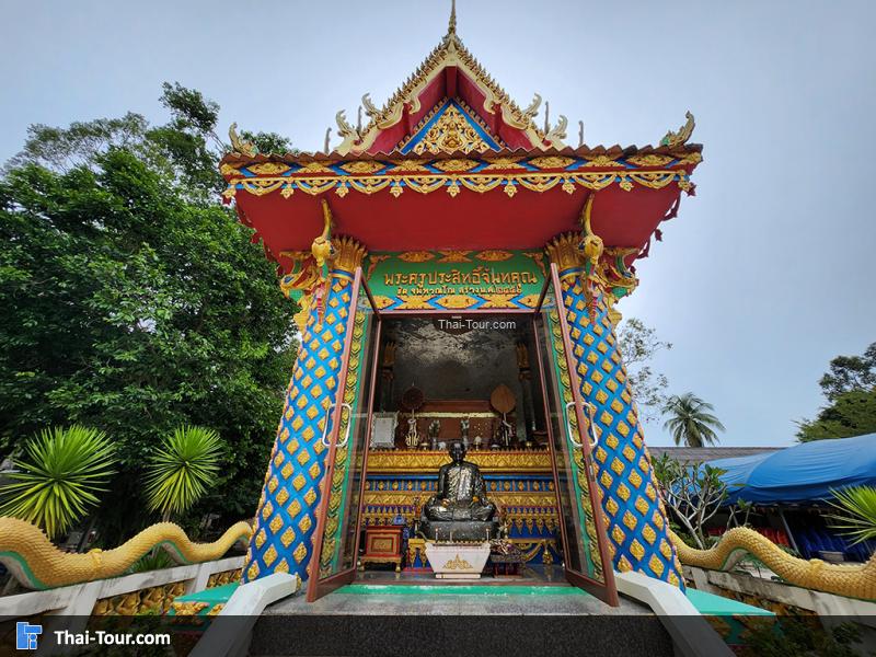 จุดกราบไหว้บูชา วัดแก้ว