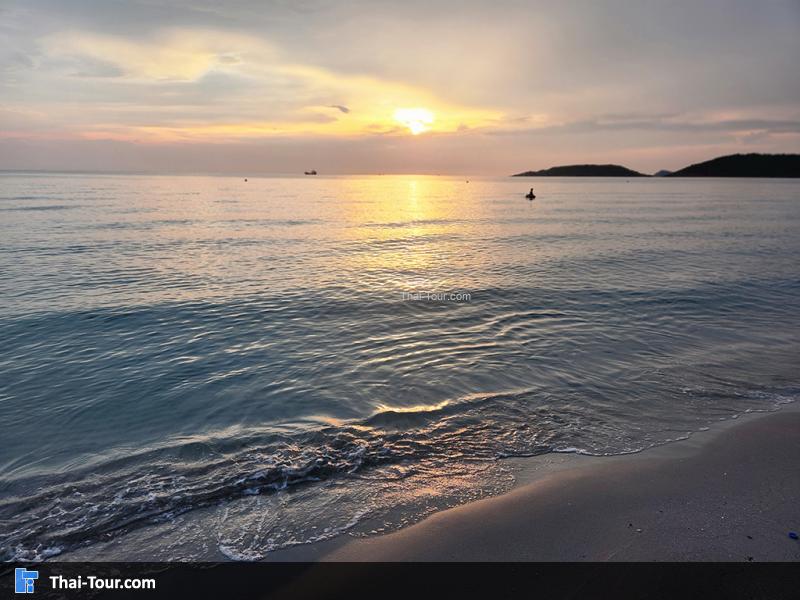 พระอาทิตย์ตก หาดน้ำใส สัตหีบ