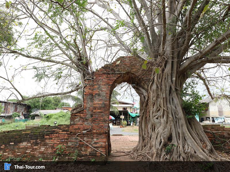 วัดพระงาม ประตูกาลเวลา