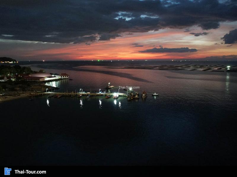 ภาพมุมสูงบรรยากาศยามเย็นอ่างศิลาหรืออ่างหิน