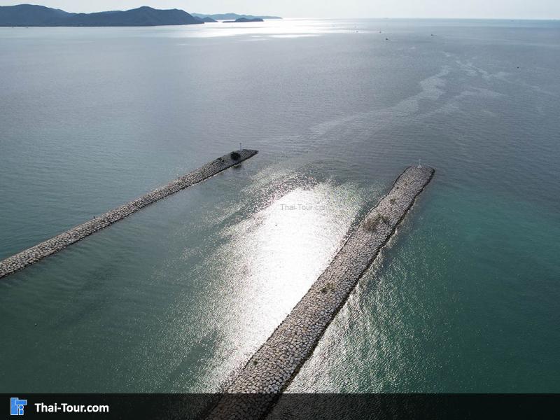 ภาพมุมสูง หาดบ้านอําเภอ