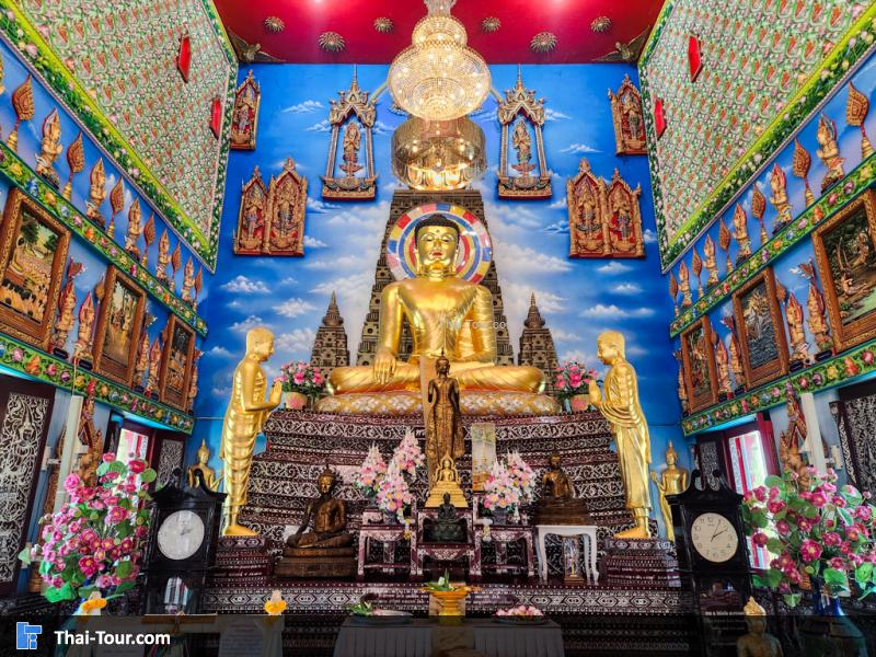 พระพุทธเมตตา เป็นพระประธาน