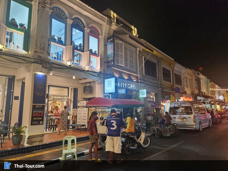 ภาพกลางคืน ย่านตึกสมัยเก่า ภูเก็ต