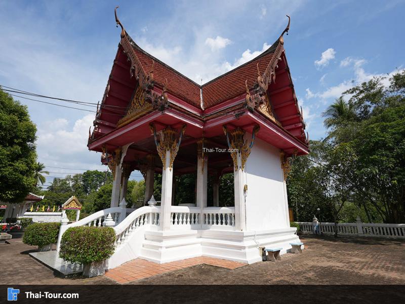 ภาพด้านนอก ศาลหลักเมืองตรัง