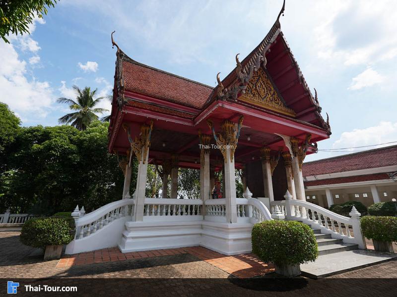 ภาพด้านนอก ศาลหลักเมืองตรัง