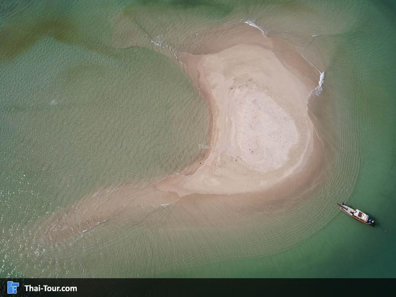 ภาพมุมสูง เกาะผ้า