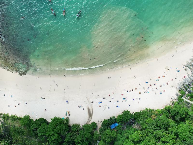 ภาพมุมสูง หาดฟรีด้อม