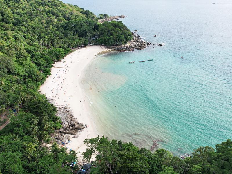 ภาพมุมสูง หาดฟรีด้อม