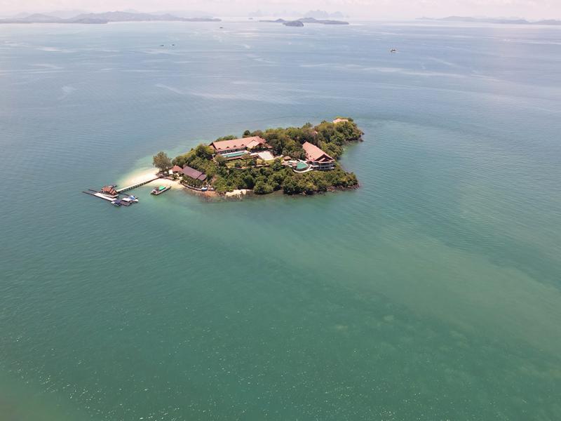 ภาพมุมสูง เกาะรังน้อย ภูเก็ต