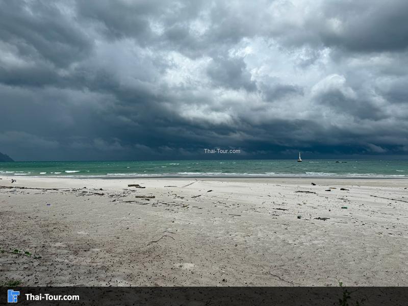 หน้าหาดด้านหน้าของ เกาะตะรุเตา