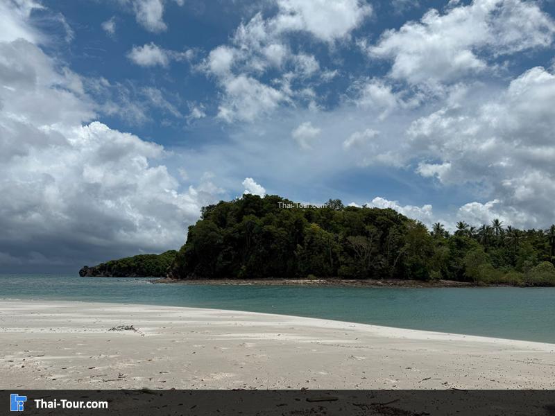 หน้าหาดด้านหน้าของ เกาะตะรุเตา