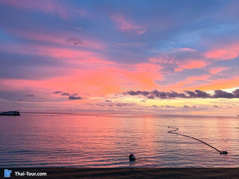 บรรยากาศพระอาทิตย์ตกยามเย็น