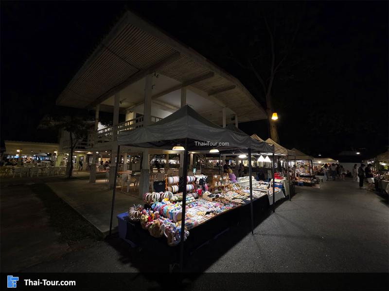 บรรยากาศตลาด cicada 