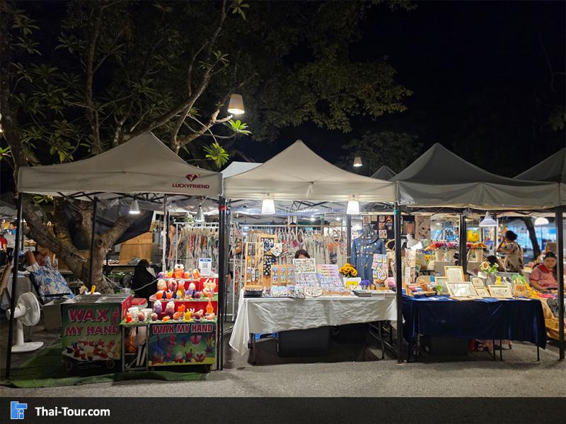 บรรยากาศตลาด cicada 