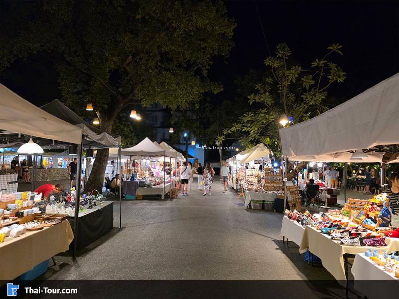 บรรยากาศตลาด cicada 