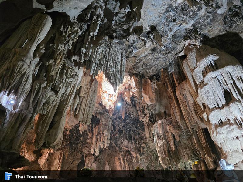 ภายในถ้ำพุหว้า