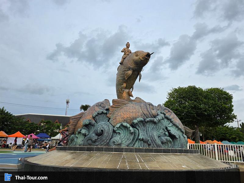 ตลาดถนนคนเดินสองแควร์ สกายวอล์ค กาญจนบุรี