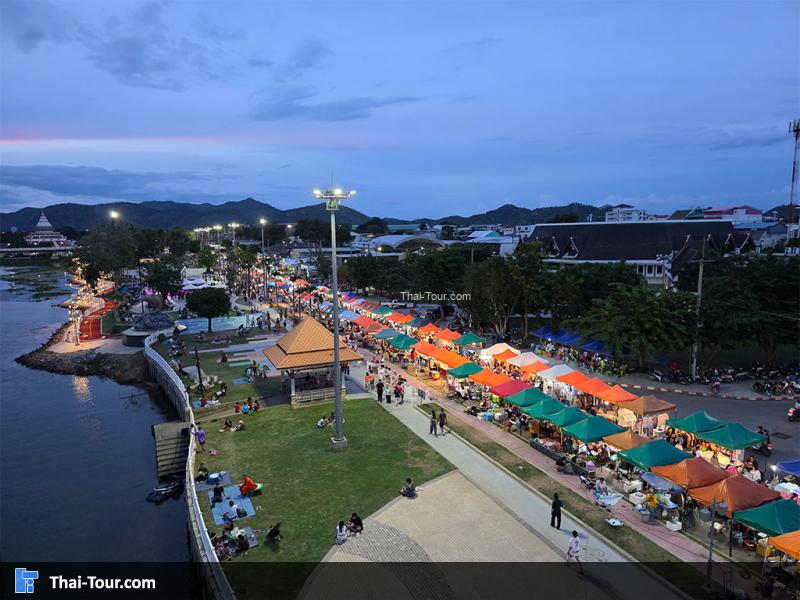 ตลาดถนนคนเดินสองแควร์ สกายวอล์ค กาญจนบุรี