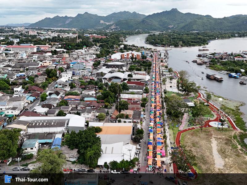 ตลาดถนนคนเดินสองแควร์ สกายวอล์ค กาญจนบุรี