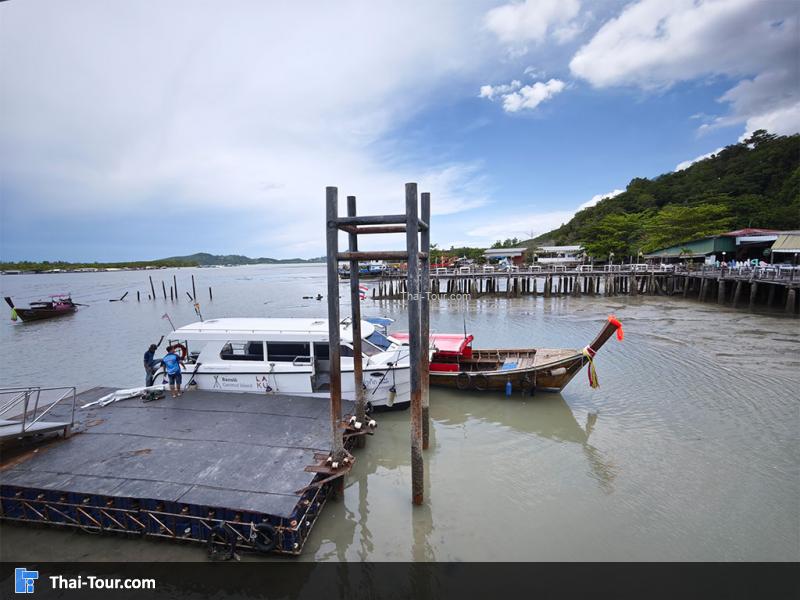 บริเวณรอบๆ ท่าเรือแหลมหิน