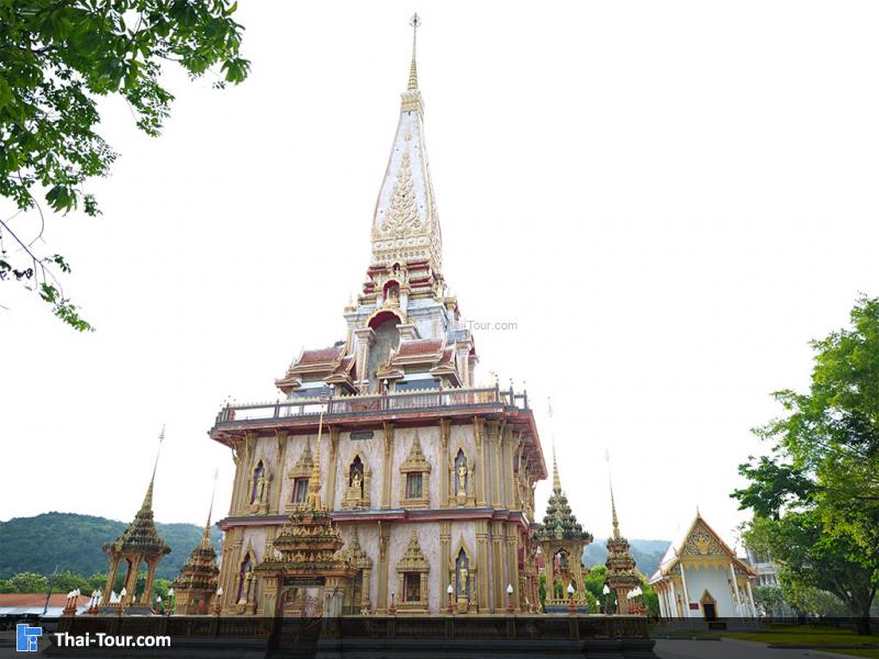 วัดฉลอง