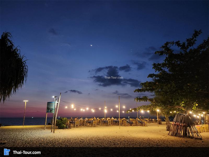 บรรยากาศหน้าชายหาดบางเทา