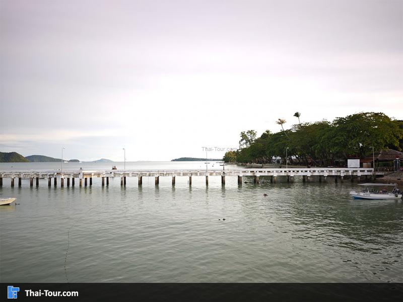 ท่าเรือ อ่าวฉลอง