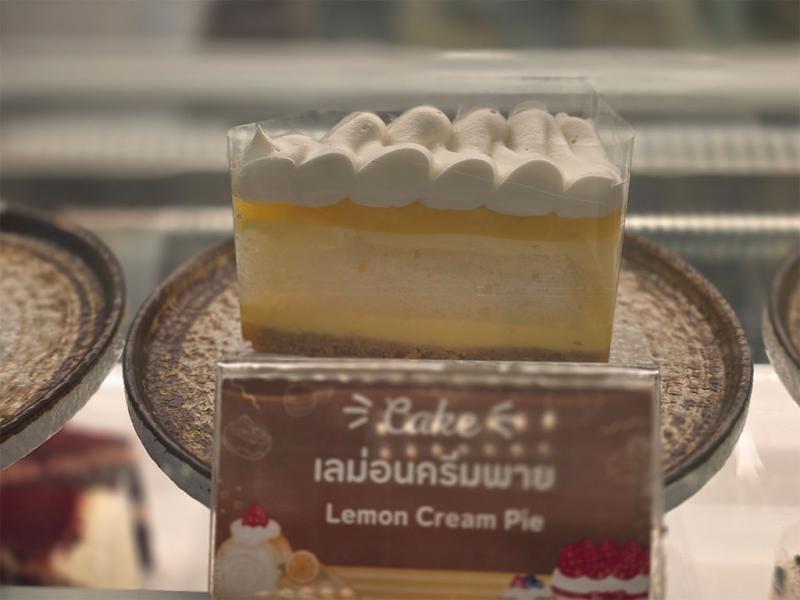 เค้กในร้าน The For Rest cafe