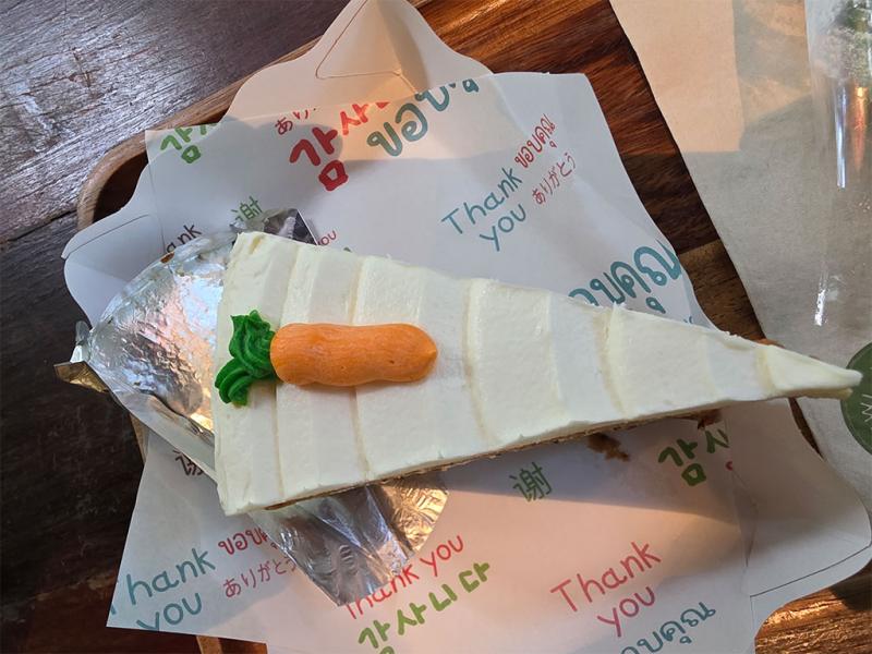 เค้กในร้าน The For Rest cafe