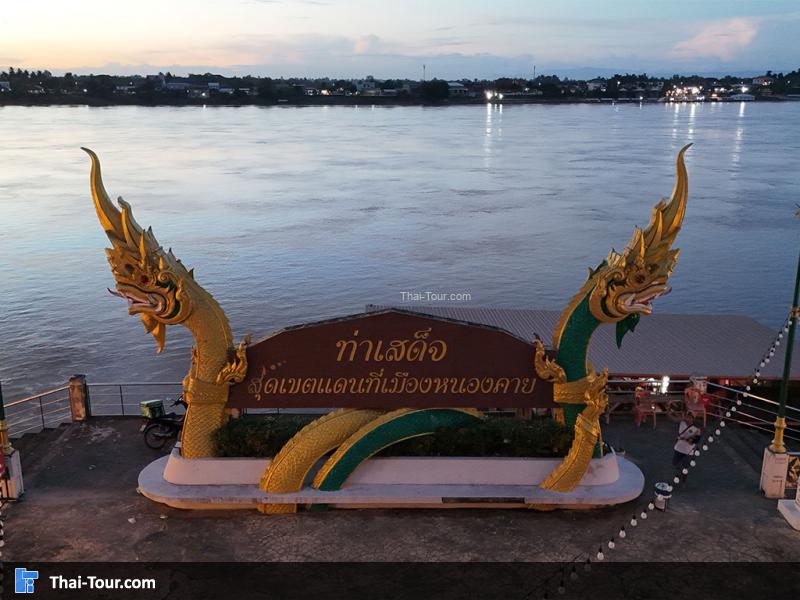 ภาพมุมสูง ท่าเสด็จ