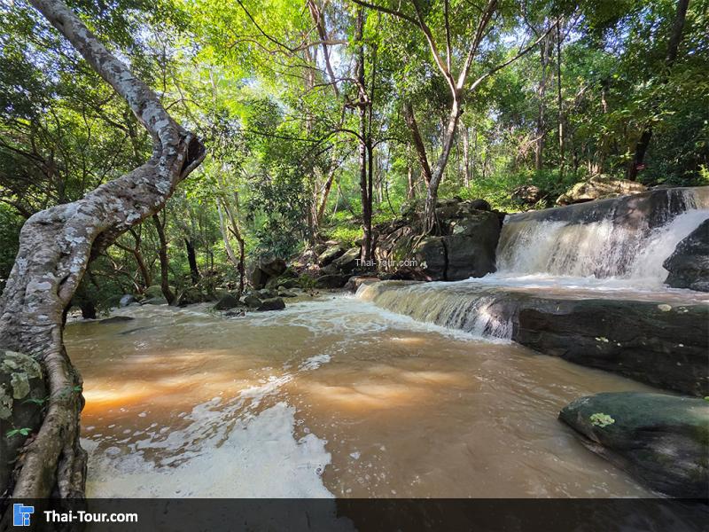 น้ำตกเฒ่าโต้