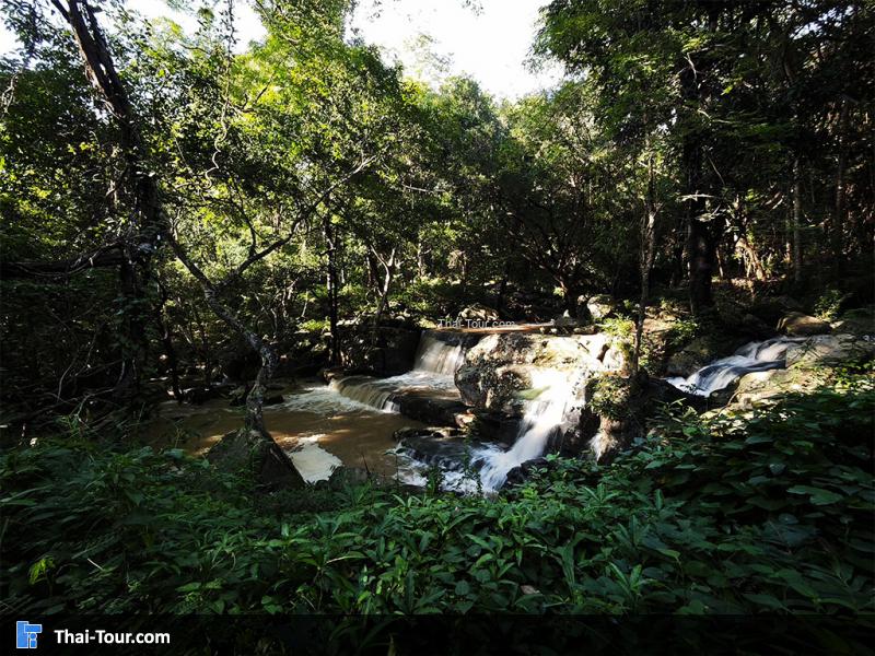 บรรยากาศ น้ำตกเฒ่าโต้