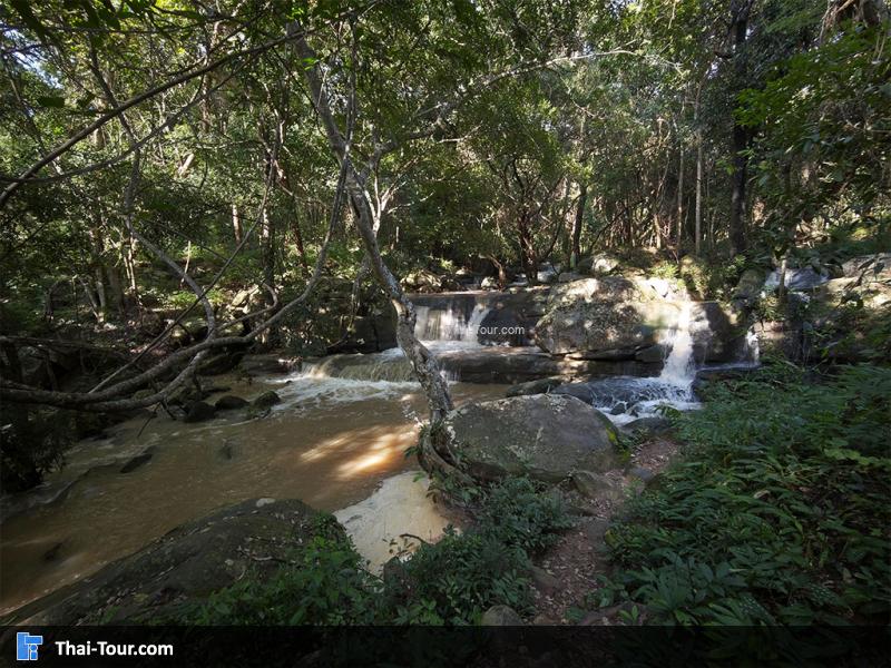 บรรยากาศ น้ำตกเฒ่าโต้