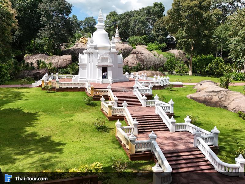 ภาพมุมสูง เจดีย์อัฐบริขารเขมาภิรโต