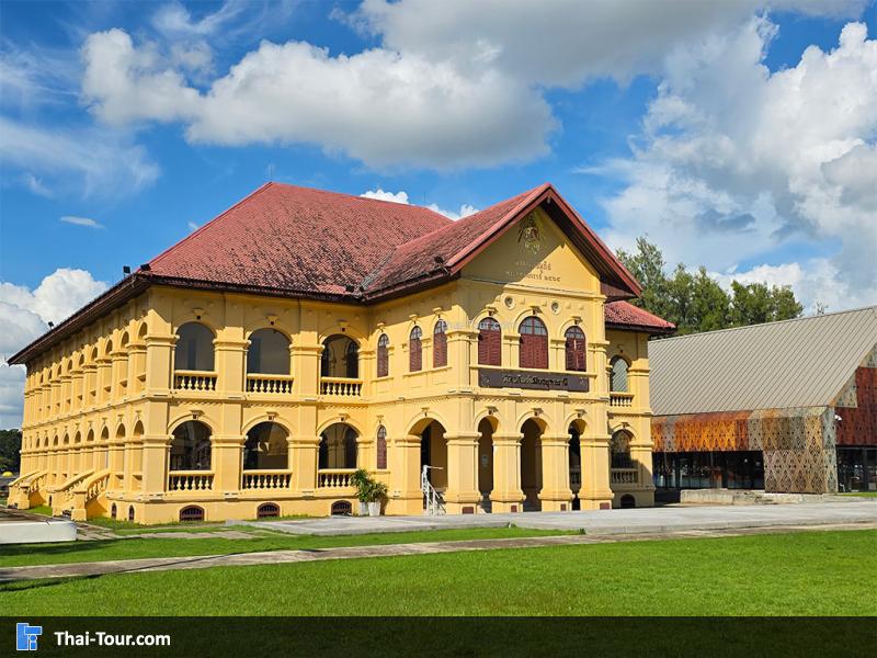 ด้านหน้า พิพิทธภัณฑ์เมืองอุดรธานี