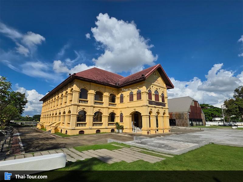 ด้านหน้า พิพิทธภัณฑ์เมืองอุดรธานี