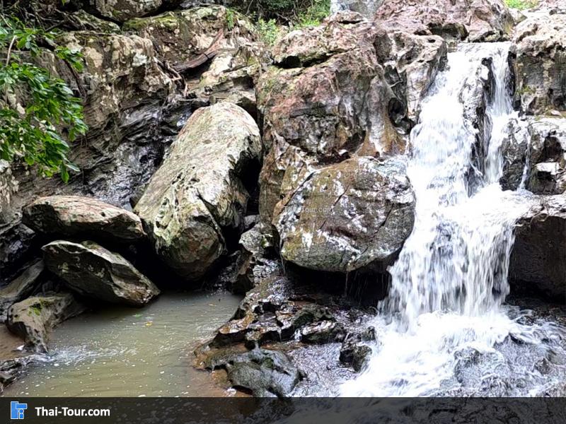 น้ำตกเก้าชั้น