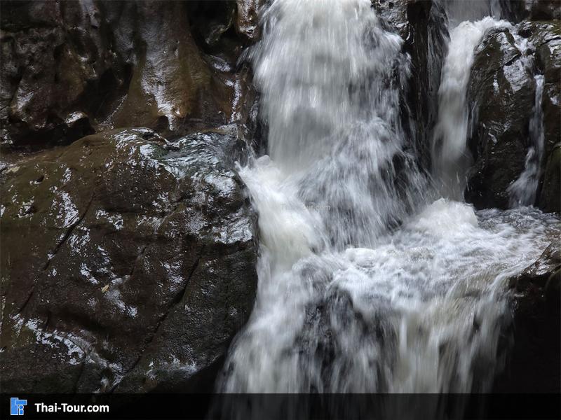 น้ำตกเก้าชั้น