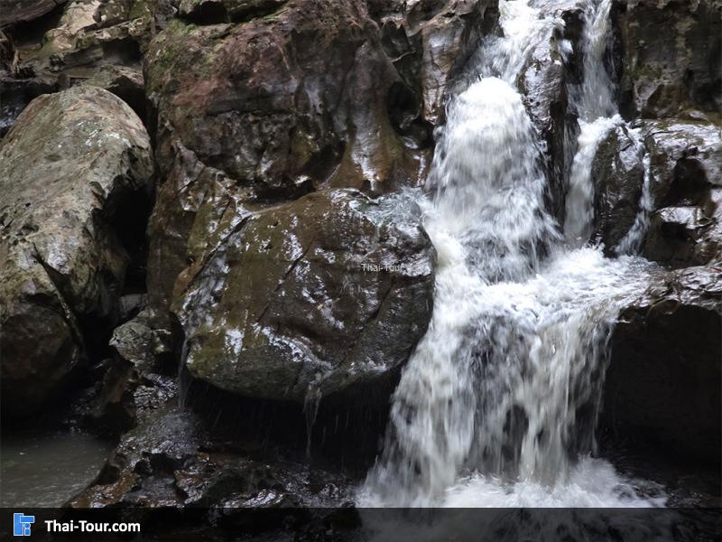 น้ำตกเก้าชั้น