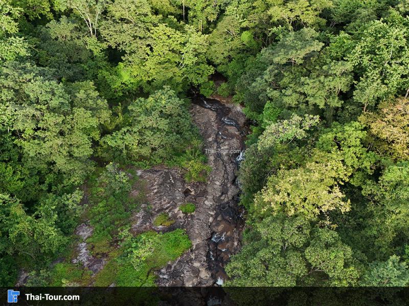 ภาพมุมสูง น้ำตกคำหอม
