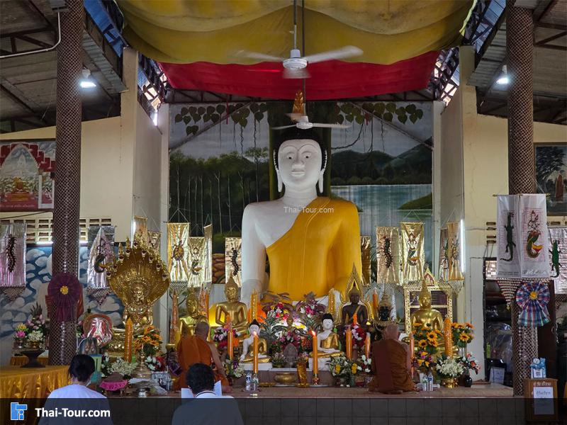 พระธาตุดุม