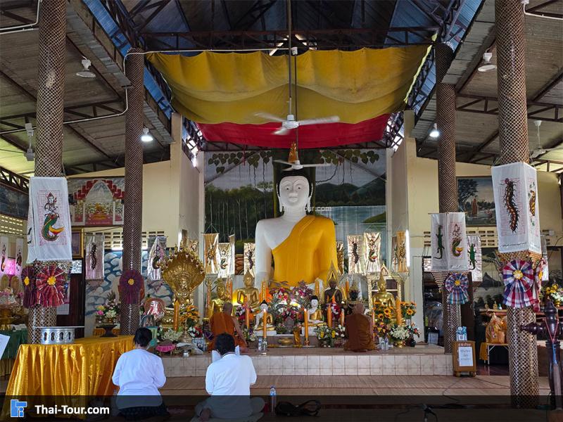 พระธาตุดุม