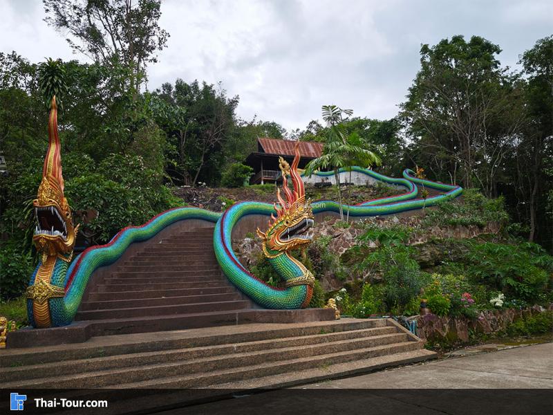 บันไดพญานาค ถ้ำพระพุทธไสยาสน์