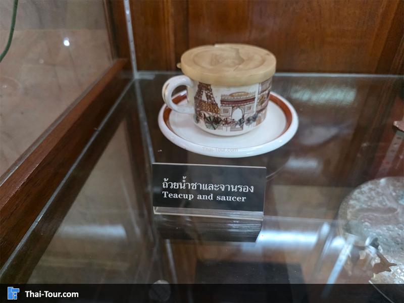 ถ้วยน้ำชา และจานรอง พิพิธภัณฑ์อาจารย์ วัน อุตตโม