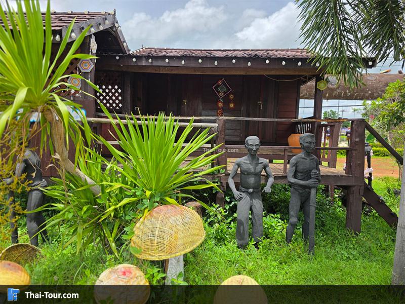 บริเวณรอบของพิพิธภัณฑ์ไทยโส้