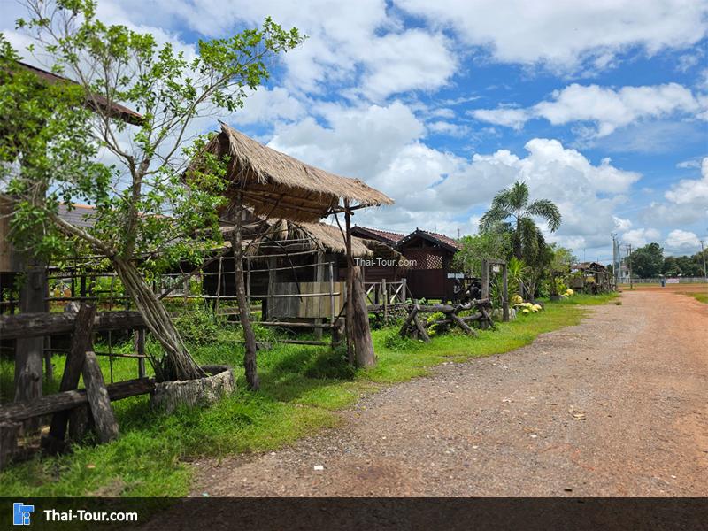 บริเวณรอบของพิพิธภัณฑ์ไทยโส้