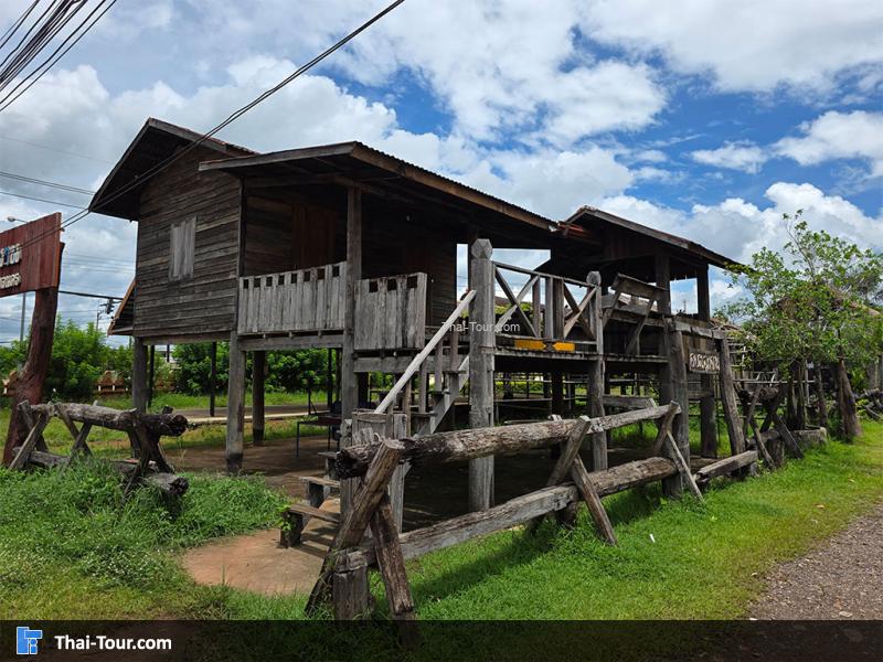 บริเวณรอบของพิพิธภัณฑ์ไทยโส้