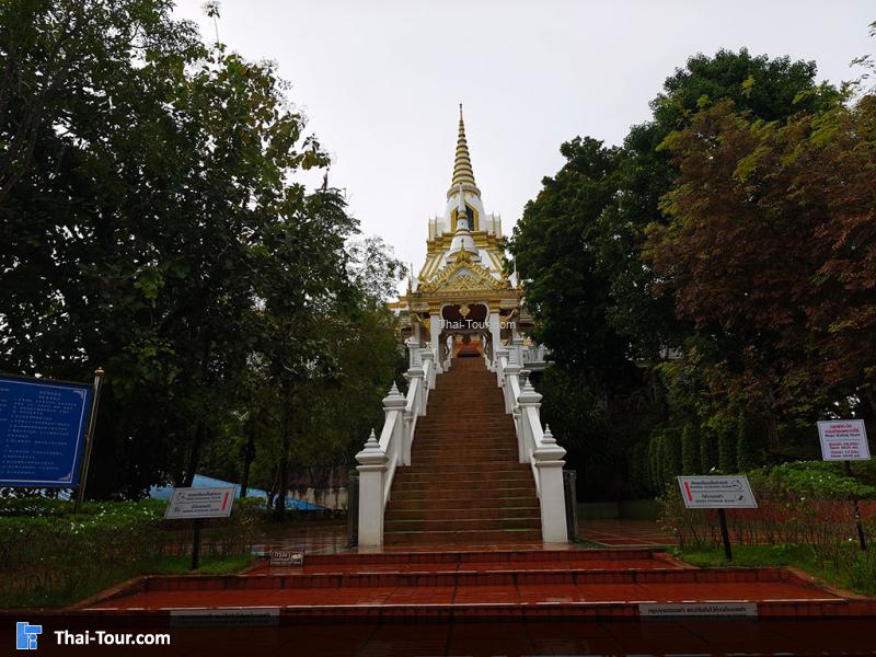 วัดพระธาตุแหลมสัก